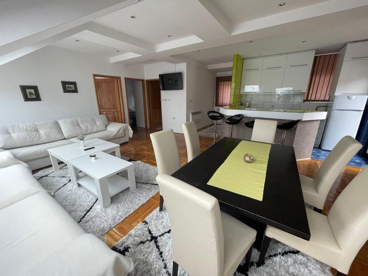 Casa Gialla Free Parking Сараєво Екстер'єр фото