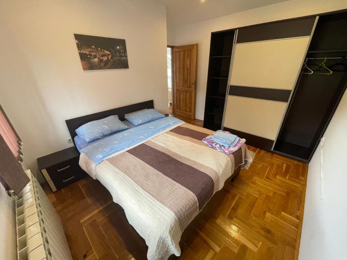 Casa Gialla Free Parking Сараєво Екстер'єр фото